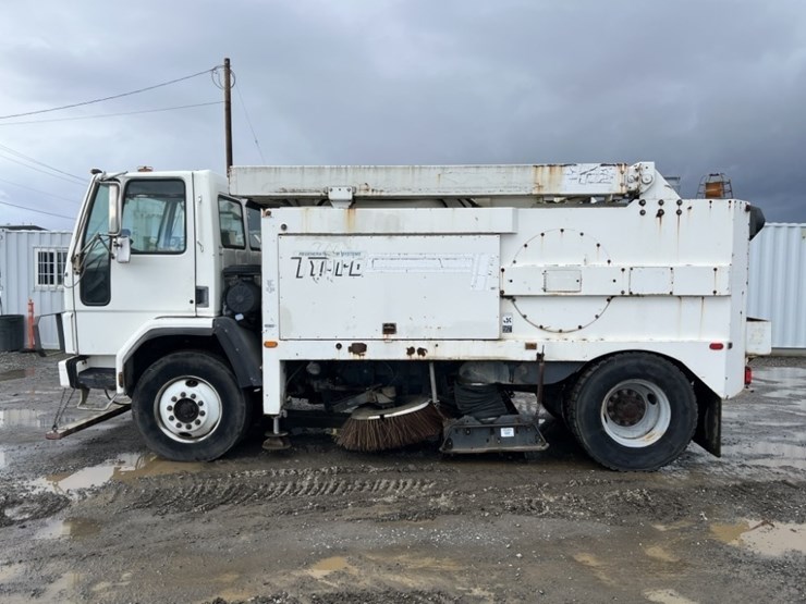 1997-ford-cf8000-image-7