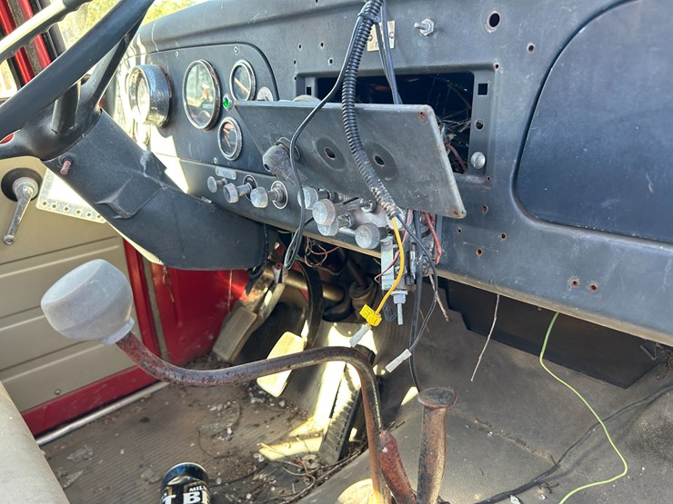 #22559-•-inop-1971-international-harvester-1800-s/a-daycab-fire-truck-vin:-416080g411147-image-32