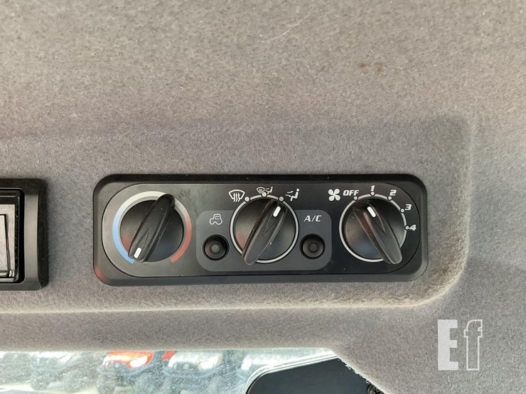 2016-kubota-m7060hdc-image-20