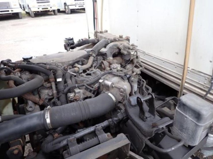 2018-isuzu-nrr-image-20