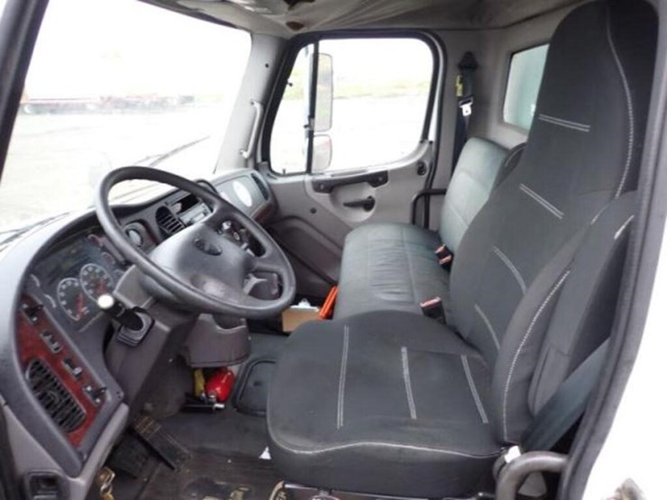 inoperable-2010-freightliner-m2106-business-class-image-19