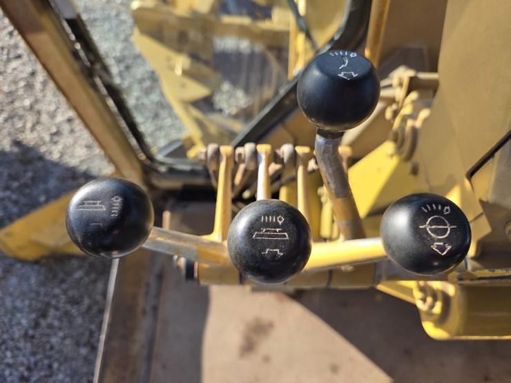 caterpillar-140-image-57