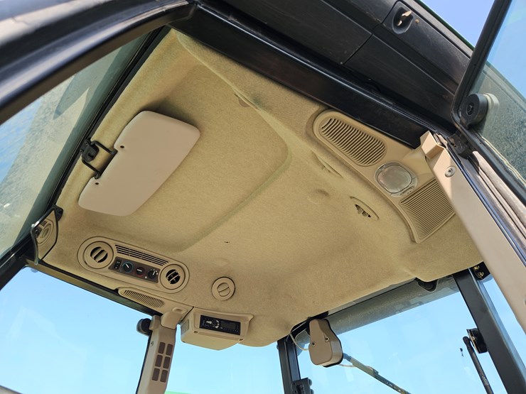 2010-john-deere-6115d-image-5