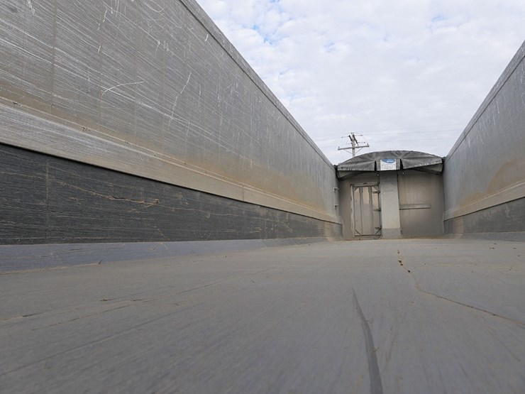 2019-genesis-34'-x-96"-image-14