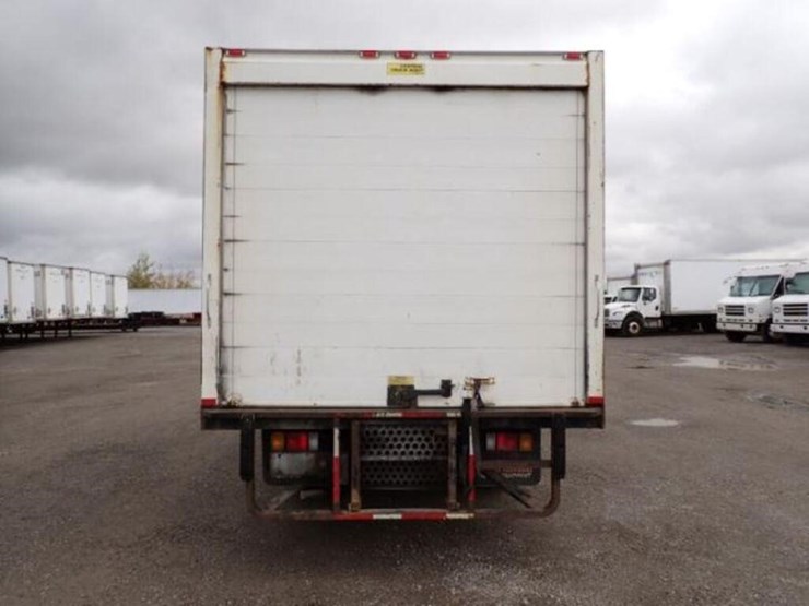 2018-isuzu-nrr-image-6