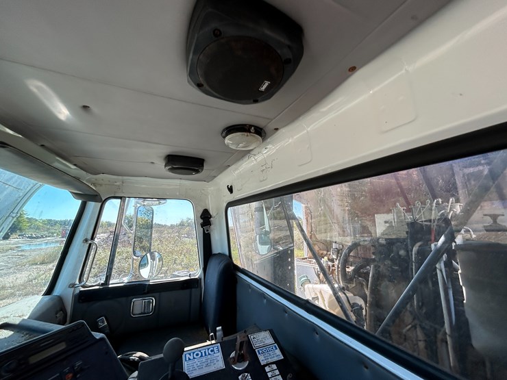 #22560-•-inop-2004-auto-car-t/a-daycab-garbage-truck-5vcdc6ce54h200305-image-49