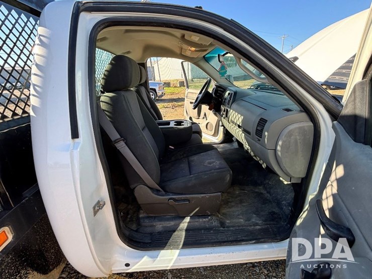 2013-chevrolet-3500hd-image-59