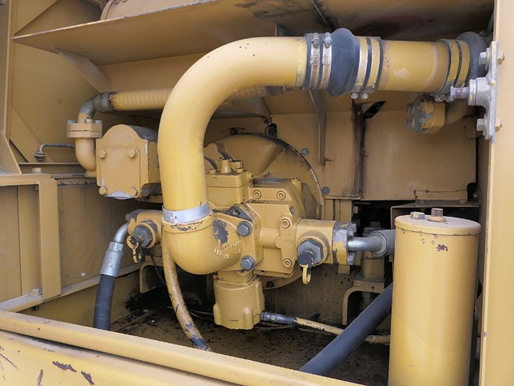 caterpillar-215d-image-22