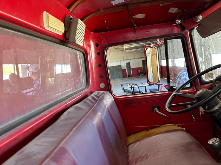 #22556-•-howe-load-star-1800-s/a-daycab-fire-truck-d0532ghb25589-image-54