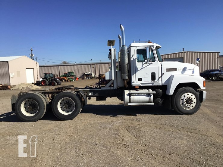 1996-mack-ch613-image-3