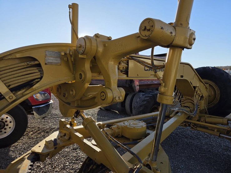 caterpillar-140-image-23