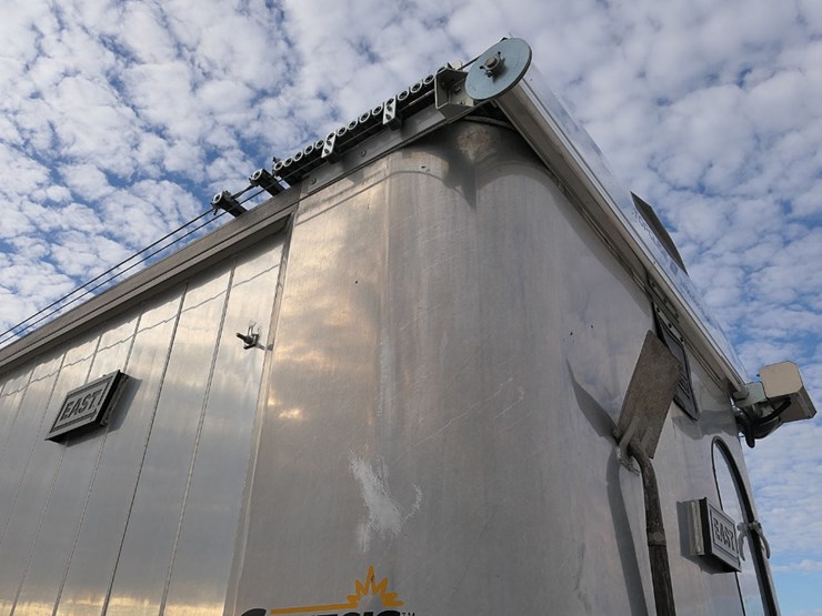 2019-genesis-34'-x-96"-image-21