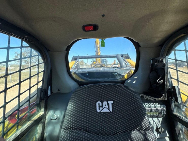 2023-caterpillar-299d3-image-29