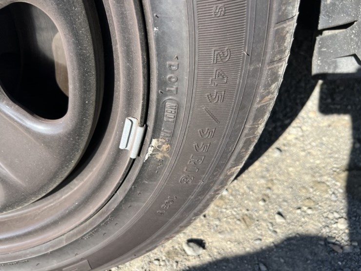 2016-ford-explorer-image-18