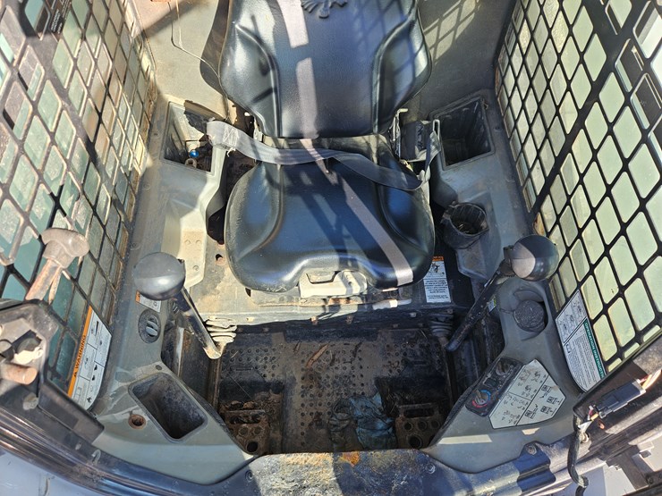 2013-bobcat-t590-image-9