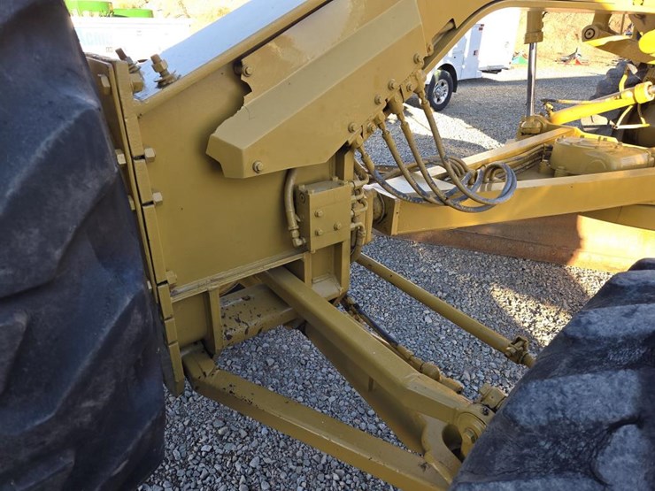 caterpillar-140-image-10