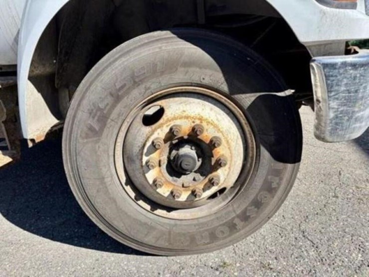 2013-ford-f750-xl-image-13