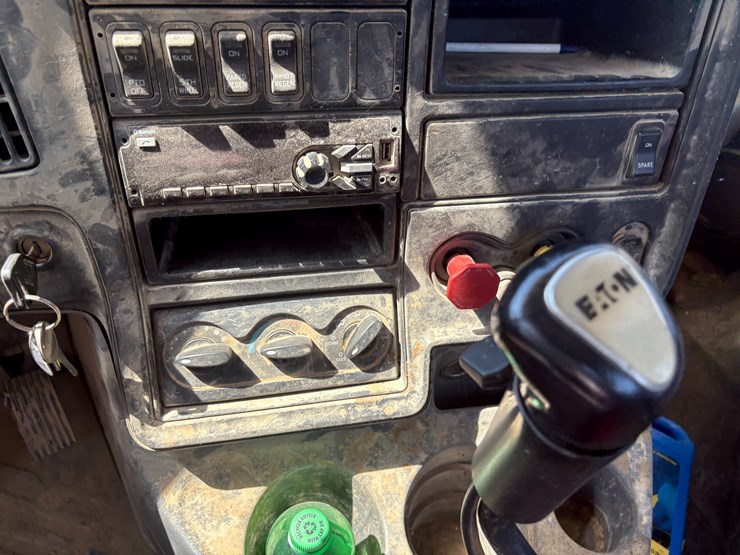 #22534-•-2014-freightliner-prostar-lf-687-t/a-daycab-truck-tractor-vin:-1hsdjsnr4eh099715-image-69