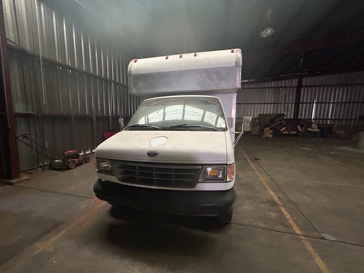 1992-ford-e350-image-6