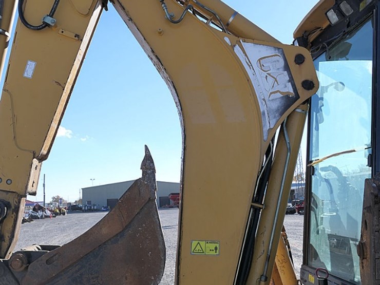 2006-caterpillar-420d-image-17