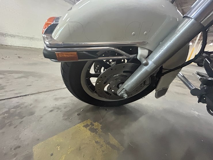 #27034-•-2003-harley-davidson-police-road-king-motorcycle-vin:-1hd1fhw183y736720-image-23