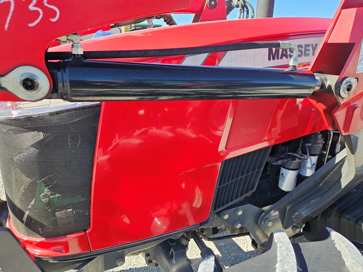 2015-massey-ferguson-4709-image-21