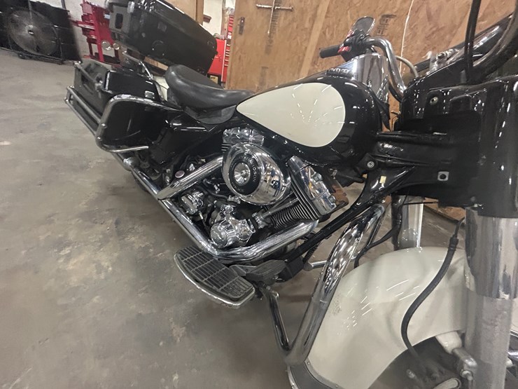 #27034-•-2003-harley-davidson-police-road-king-motorcycle-vin:-1hd1fhw183y736720-image-10