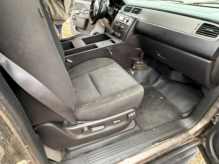 2014-chevrolet-tahoe-image-36