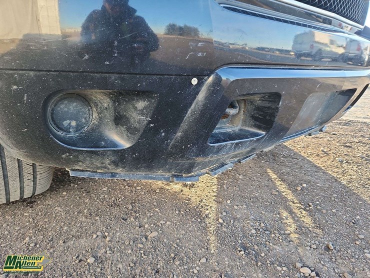 2013-chevrolet-tahoe-image-38