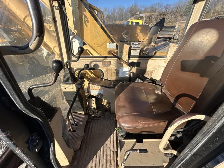 caterpillar-307-image-56