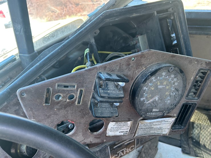 #22529-•-inop-1992-freightliner-t/a-daycab-truck-tractor-vin:-1fuymzyb1np357132-image-52