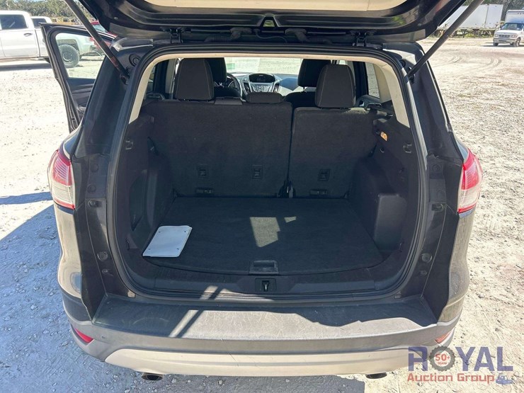 2015-ford-escape-se-image-24