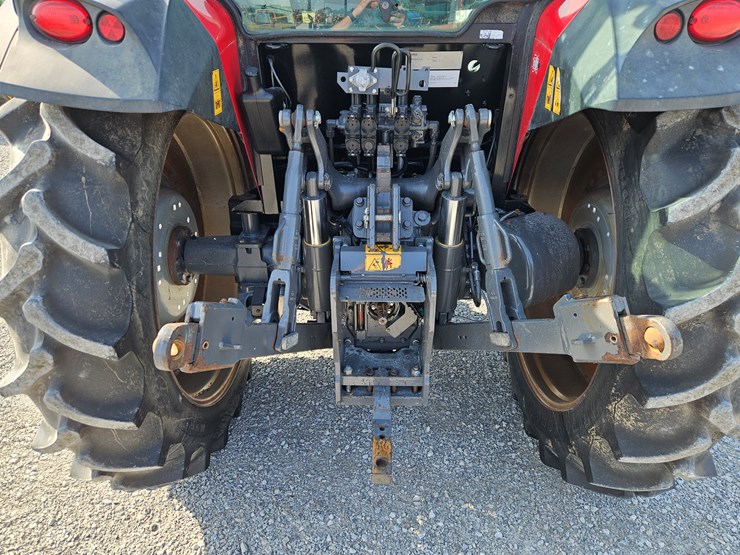 2021-massey-ferguson-6712-image-14