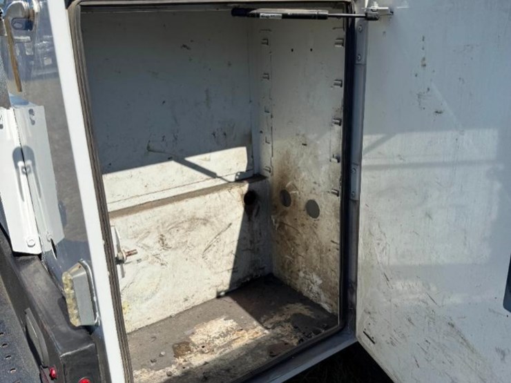 2017-ford-f350-xl-image-25