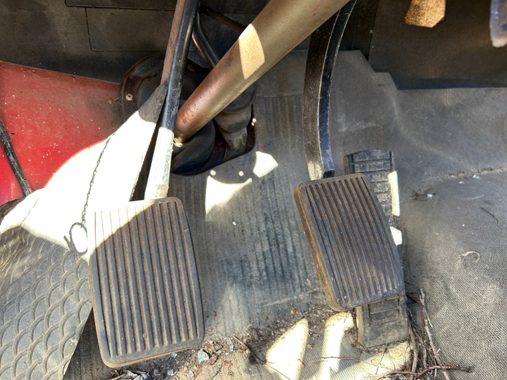 #22559-•-inop-1971-international-harvester-1800-s/a-daycab-fire-truck-vin:-416080g411147-image-40