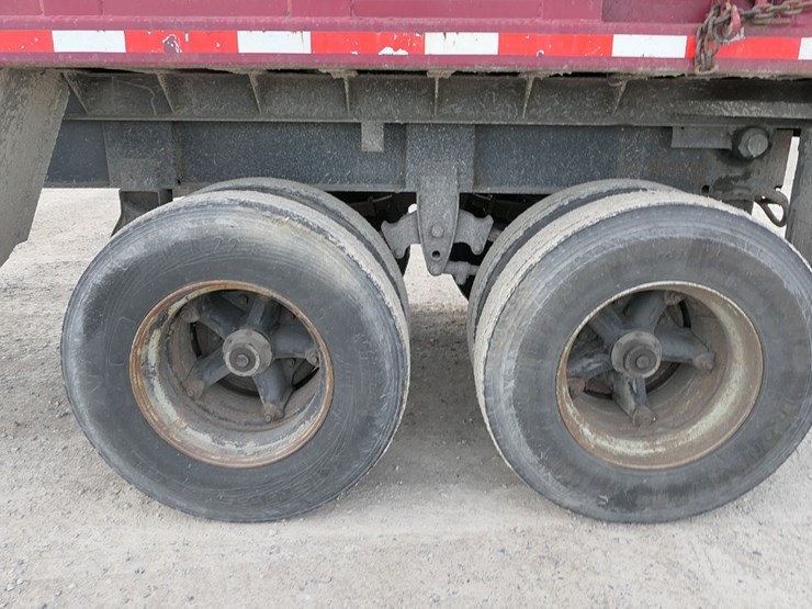 2000-summit-26'-tandem-demo-trailer,-sn:1s8sd2628y0010266,-barn-door-swing-image-10