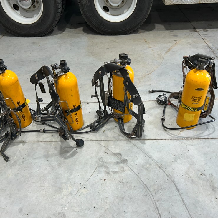 #22569 • Lot of (6) Scott Air Packs