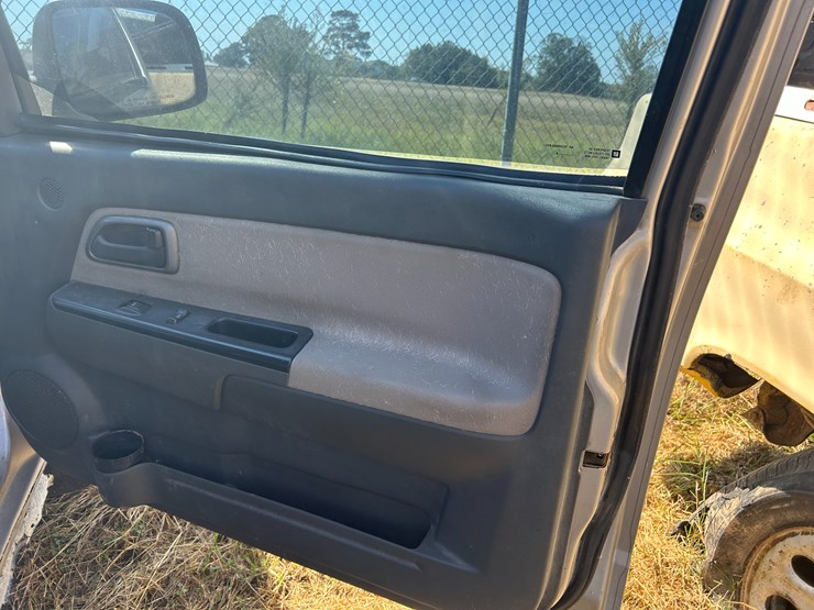 2004-gmc-canyon-image-20