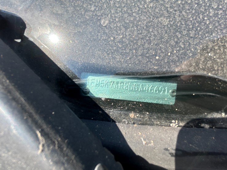 2013-ford-explorer-image-52