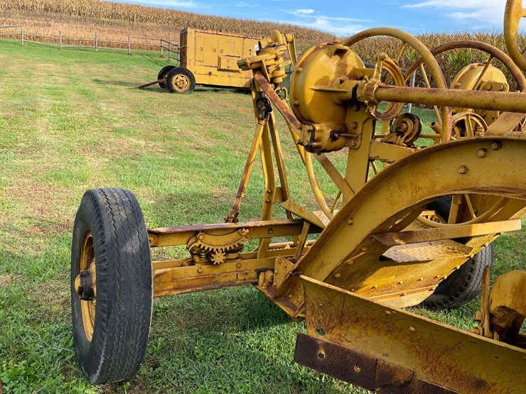 caterpillar-44-tow-grader-image-42