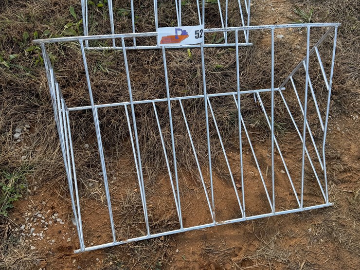 #52-•-hanging-hay-manger-w/-hooks-image-1