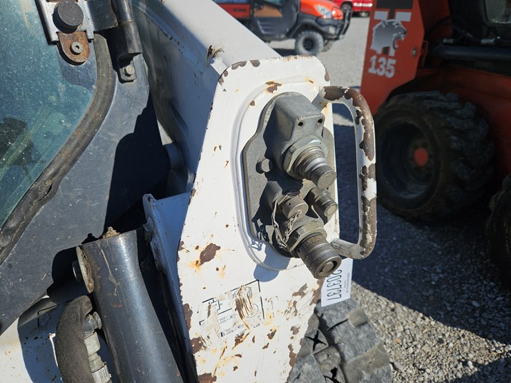 2016-bobcat-t595-image-6