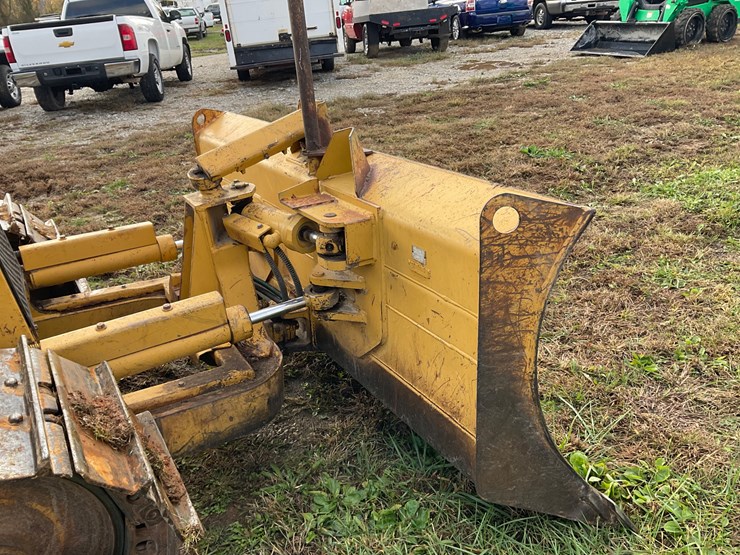 caterpillar-d5c-xl-image-10