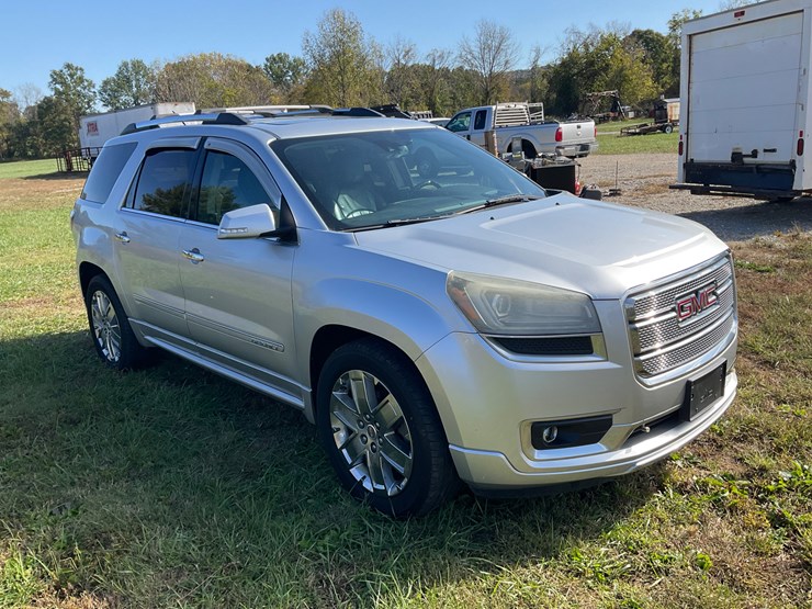 2015-gmc-acadia-image-5