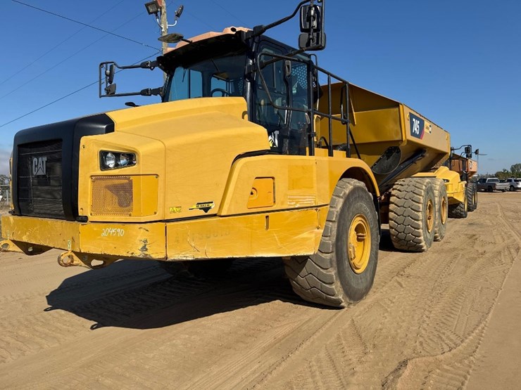 2020-caterpillar-745-image-8