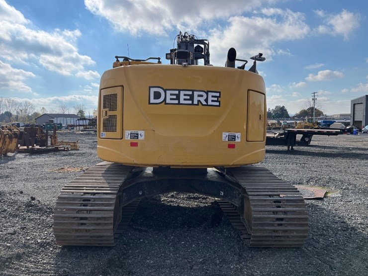 deere-245g-lc-image-5