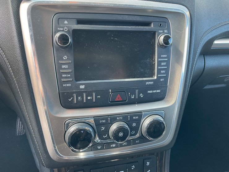 2015-gmc-acadia-image-18