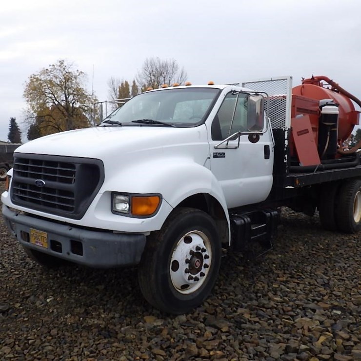 2000 FORD F650