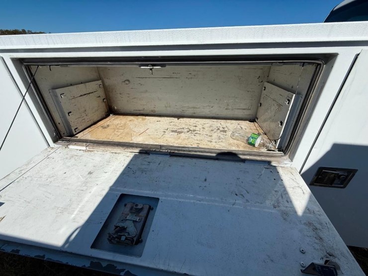 2017-ford-f350-xl-image-26