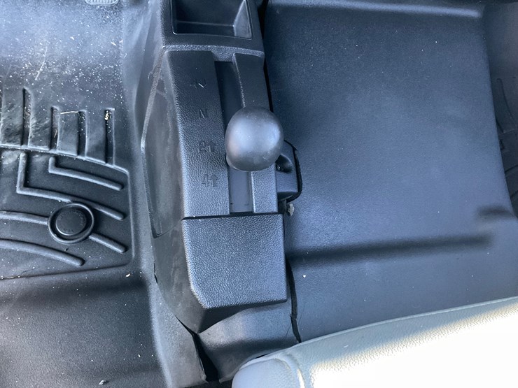 2017-chevrolet-silverado-image-16